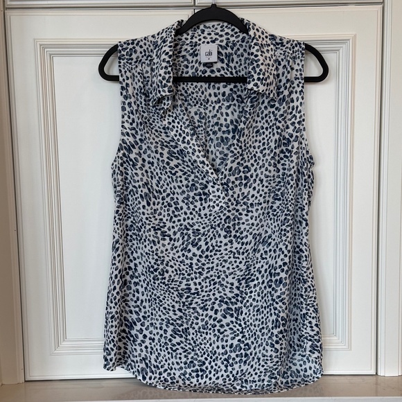 Cabi Catwalk Top – Size M – Blue & White Animal Print - Picture 1 of 4